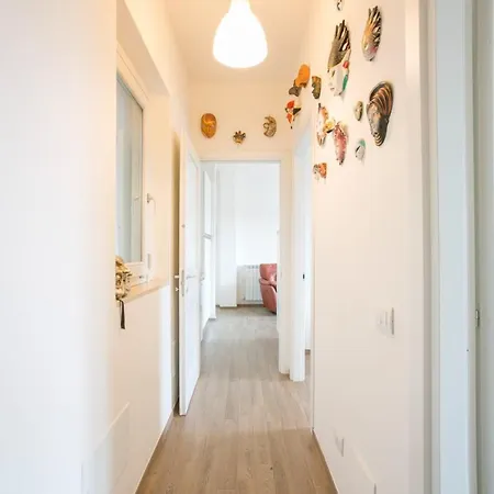Leonardo House *